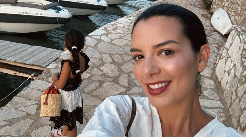 Nικολέττα Ράλλη: Bραδινό μπάνιο με την κόρη της με φόντο την Πανσέληνο [εικόνα]